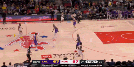 湖人逆转火箭申京复出助队赢球