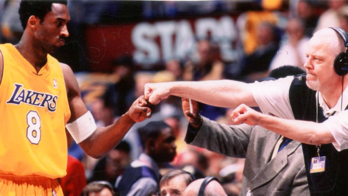 湖人主场播报员因健康原因暂离岗位 Jason Barqu