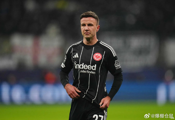 格策与法兰克福续约至2028年 续写传奇中场新篇章